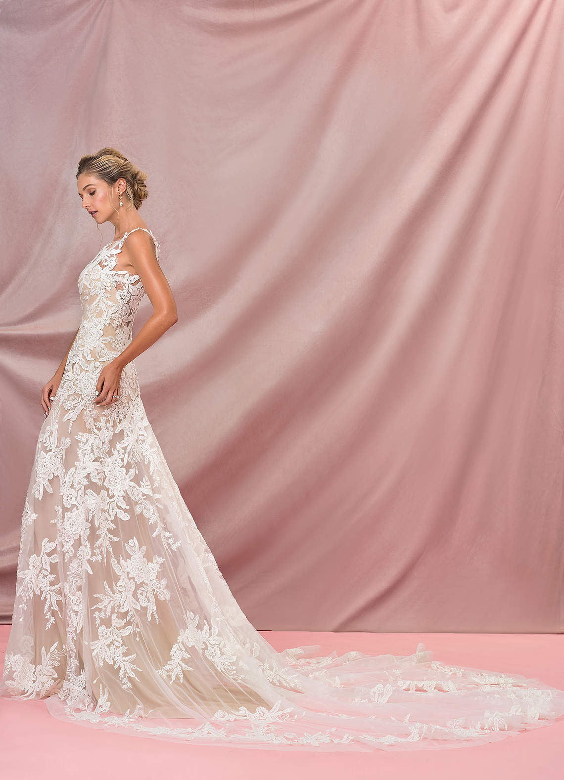 Azazie Judith Vestidos de novia Vestido de Blanco Diamante Nude de Tul de Corte Sirena con Lentejuela image3