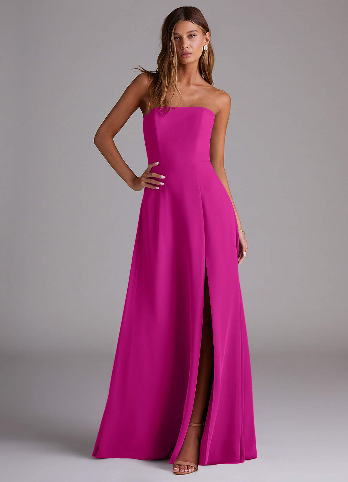 Azazie Wren Vestidos de damas de honor Vestido de Fucsia de Gasa de Corte en A Convertible con Corte Lateral image4
