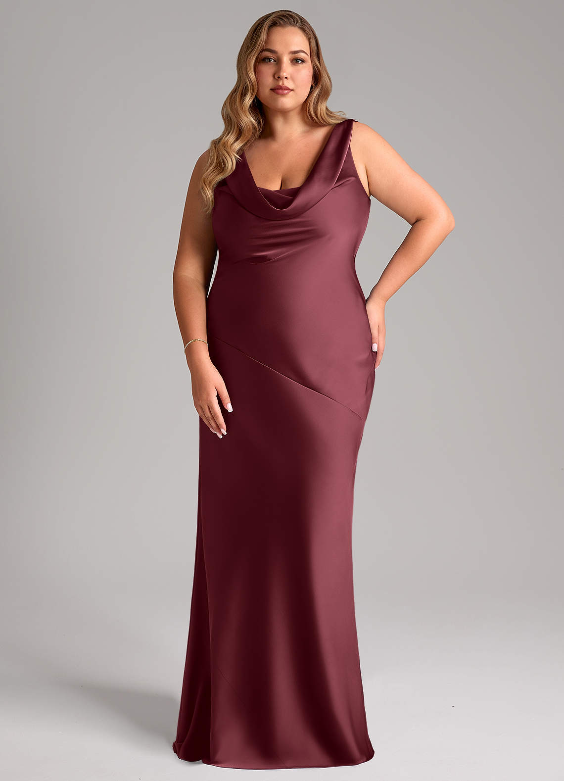 Azazie Rylina Vestidos de damas de honor Vestido de Merlot de Satén Elástico de Corte Sirena image1