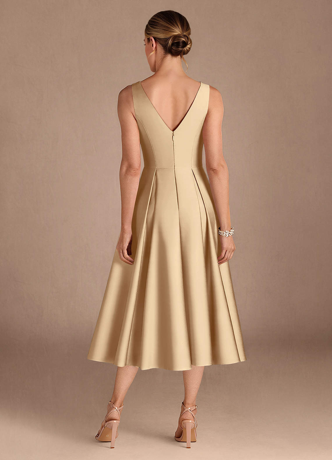Azazie Fulton Abiti per la Madre della Sposa Abito A-Line in Raso Elasticizzato Plissettato Champagne image2