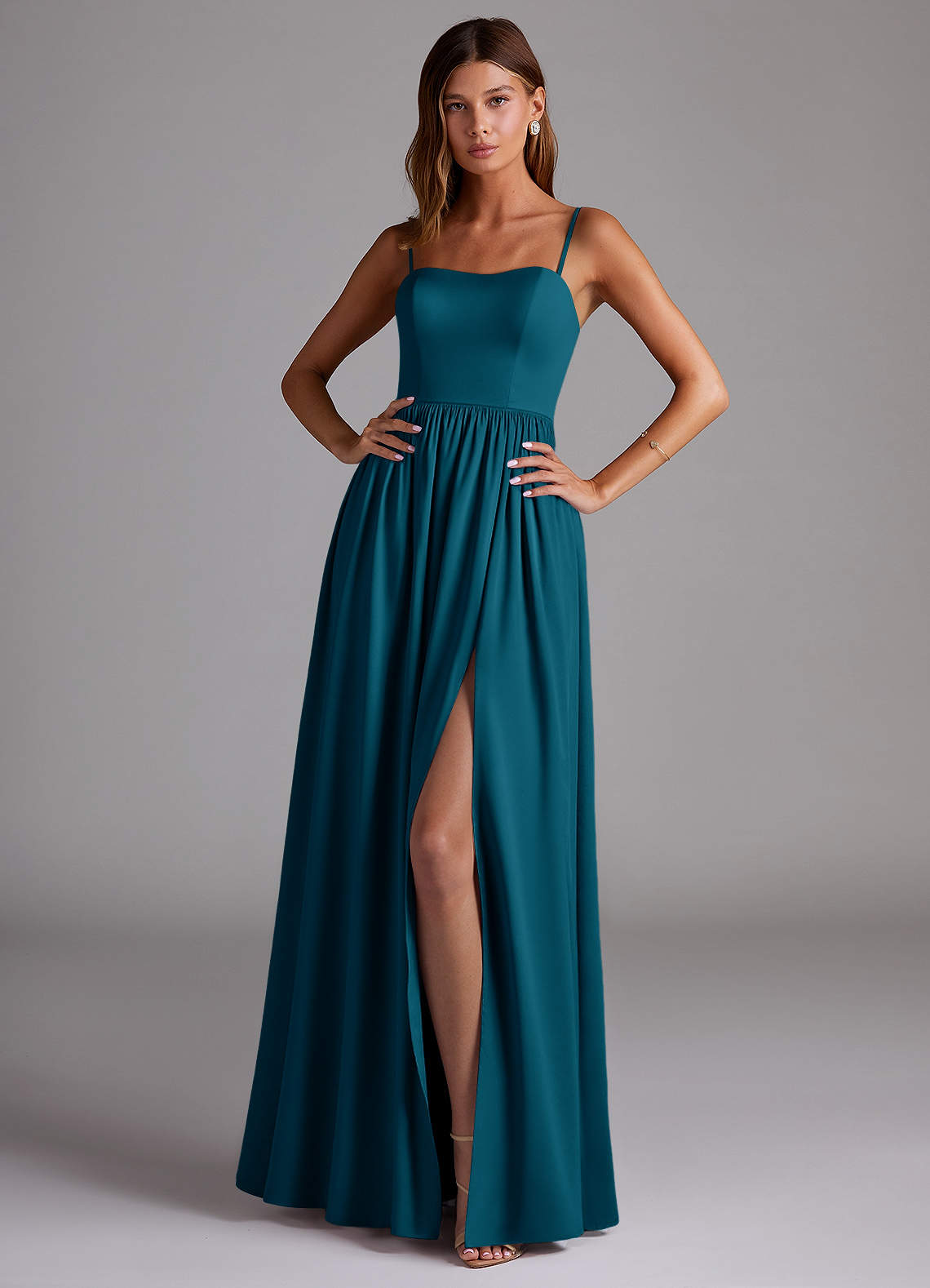Azazie Calianna Robes de demoiselle d'honneur Robe Trapèze Convertible en Satin extensible Épaule décolletée Bleu Encre image1