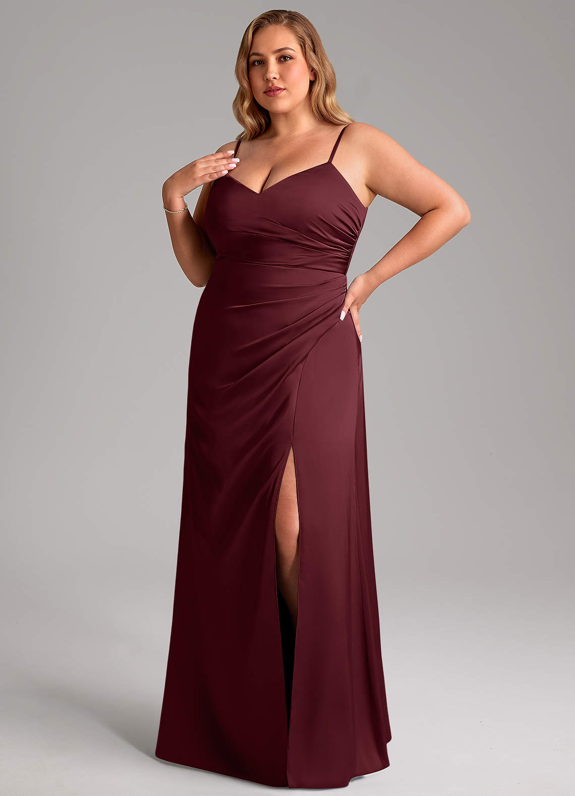 Azazie Azuree Vestidos de damas de honor Vestido de Cabernet de Satén Elástico de Corte en A con Plisado image1