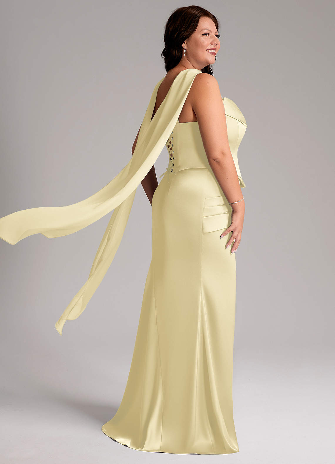 Azazie Sorrel Robes de demoiselle d'honneur Robe Sirène Convertible en Satin extensible Sans bretelles Sorbet Citron image8