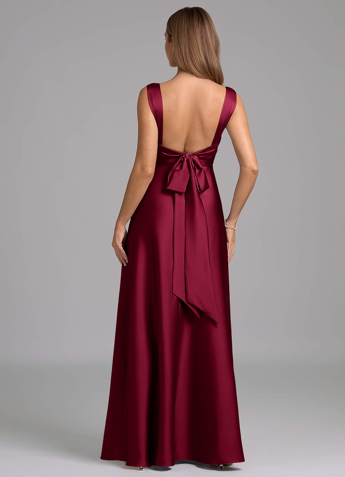 Azazie Beatrice Vestidos de madrinha de casamento Vestido Borgonha de Cetim elástico de Linha A com Decote em coração image5