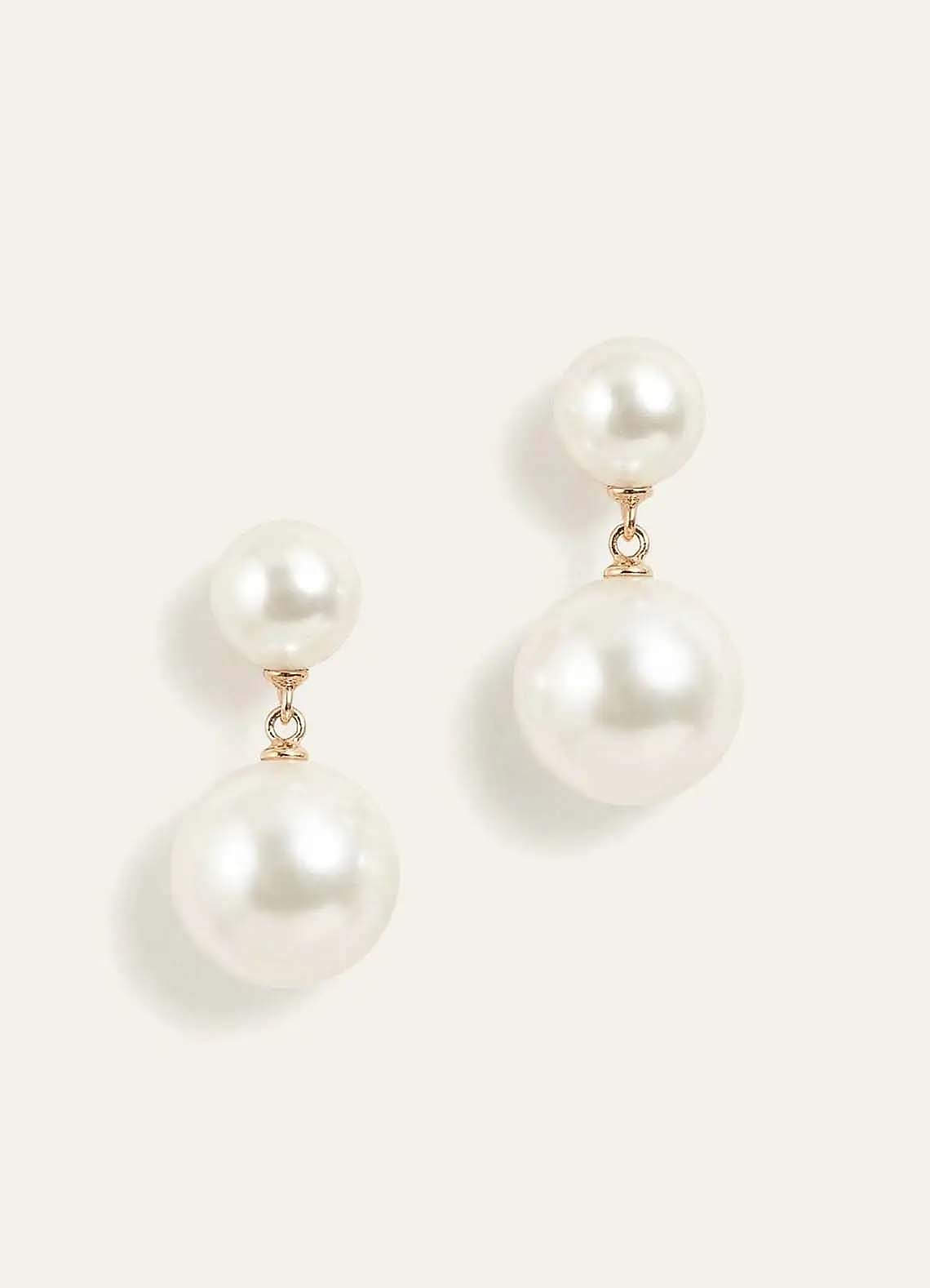 front Elegant Pearl Jewelry Set