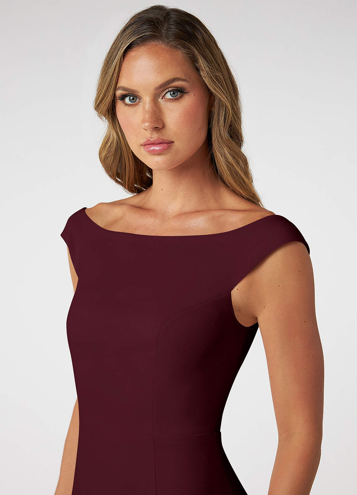Azazie Nicolina Robes de demoiselle d'honneur Robe Sirène en Crêpe Élastique Col de bateau Cabernet image4