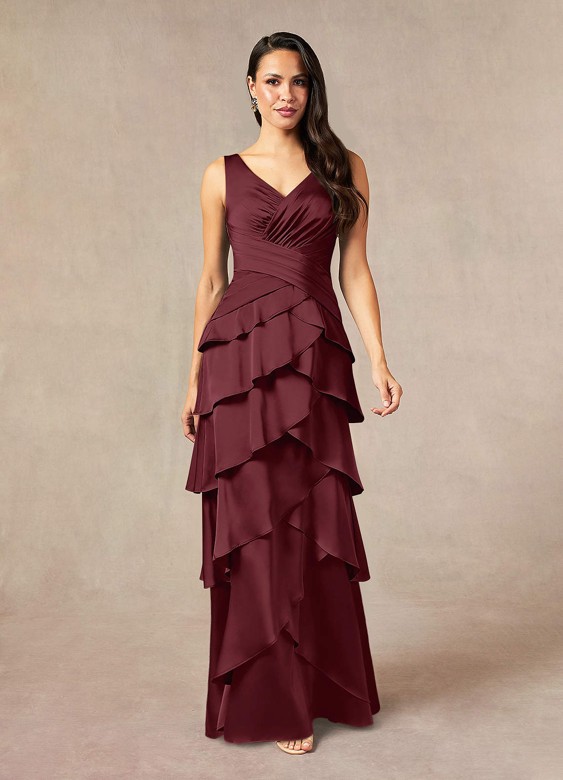 Azazie Viola Abiti per la Madre della Sposa Abito A-Line in Raso Elasticizzato Plissettato Cabernet image1