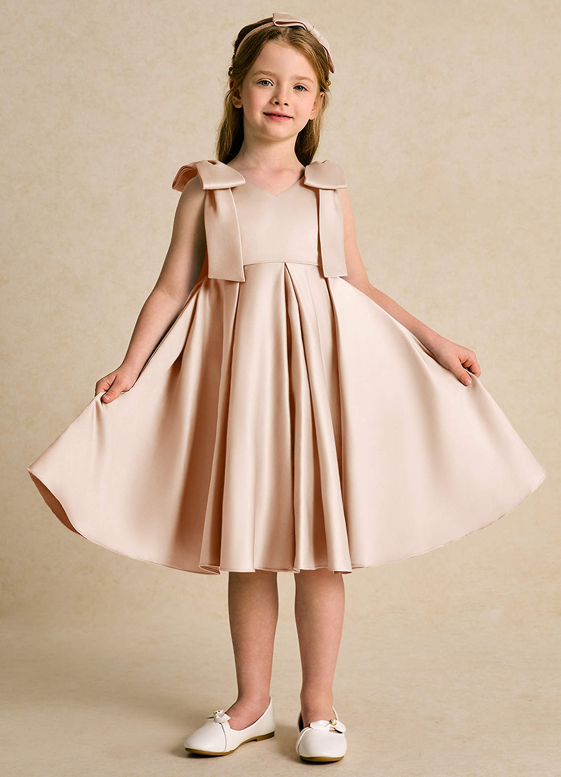 Azazie Guppie vestidos de niña de las flores Vestido de Rosa Inglesa de Satin Mate de Princesa con Plisado image1