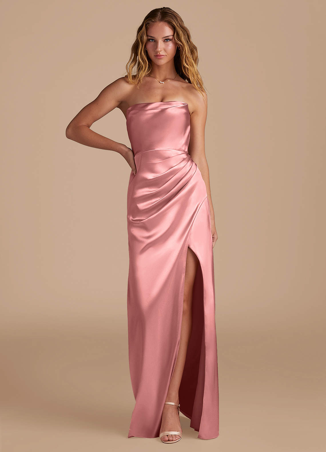Azazie Leonis Vestidos de damas de honor Vestido de Rosetón de Satén Metálico de Corte Sirena Convertible con Plisado image1