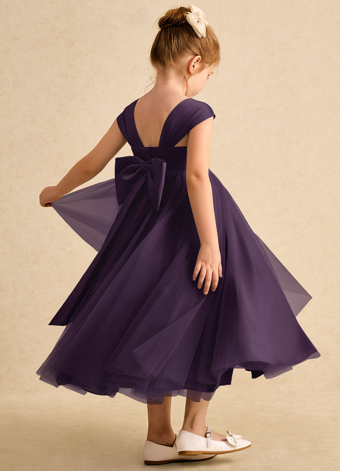 Azazie Chickadee Blumenmädchenkleider Ballkleid Herzausschnitt Matte Satin Kleid Pflaume image1