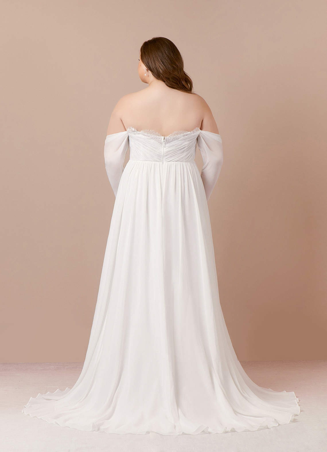 Azazie Lilith Robes de mariée Robe Trapèze en Mousseline de soie Dentelle en cœur Blanc De Diamant image6