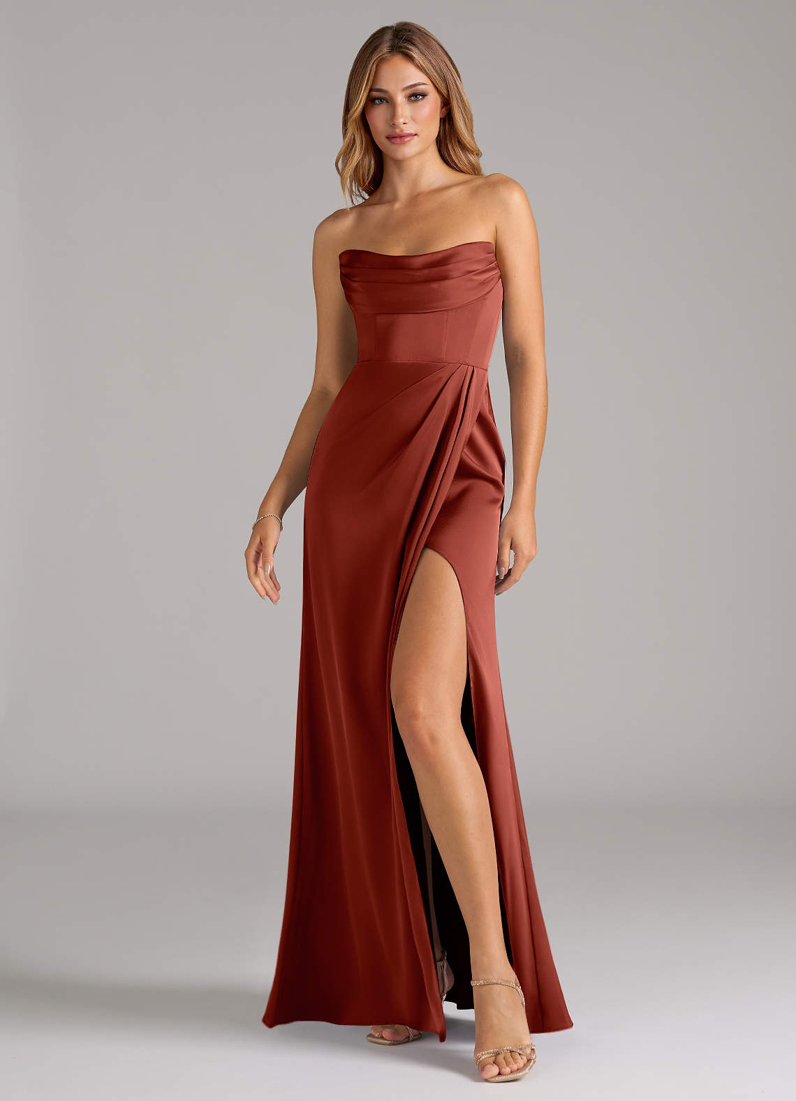 Azazie Johana Robes de demoiselle d'honneur Robe Sirène Convertible en Satin extensible Épaule décolletée Terracotta image5