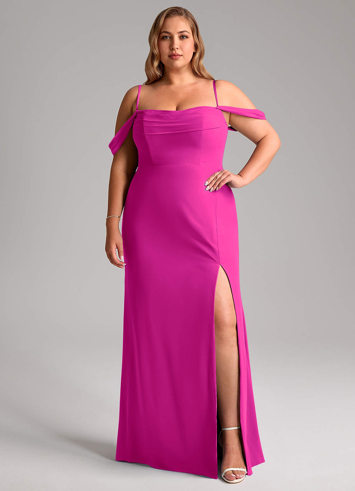 Azazie Saige Vestidos de damas de honor Vestido de Fucsia de Gasa de Corte en A Convertible con Vestidos sin tirantes image12