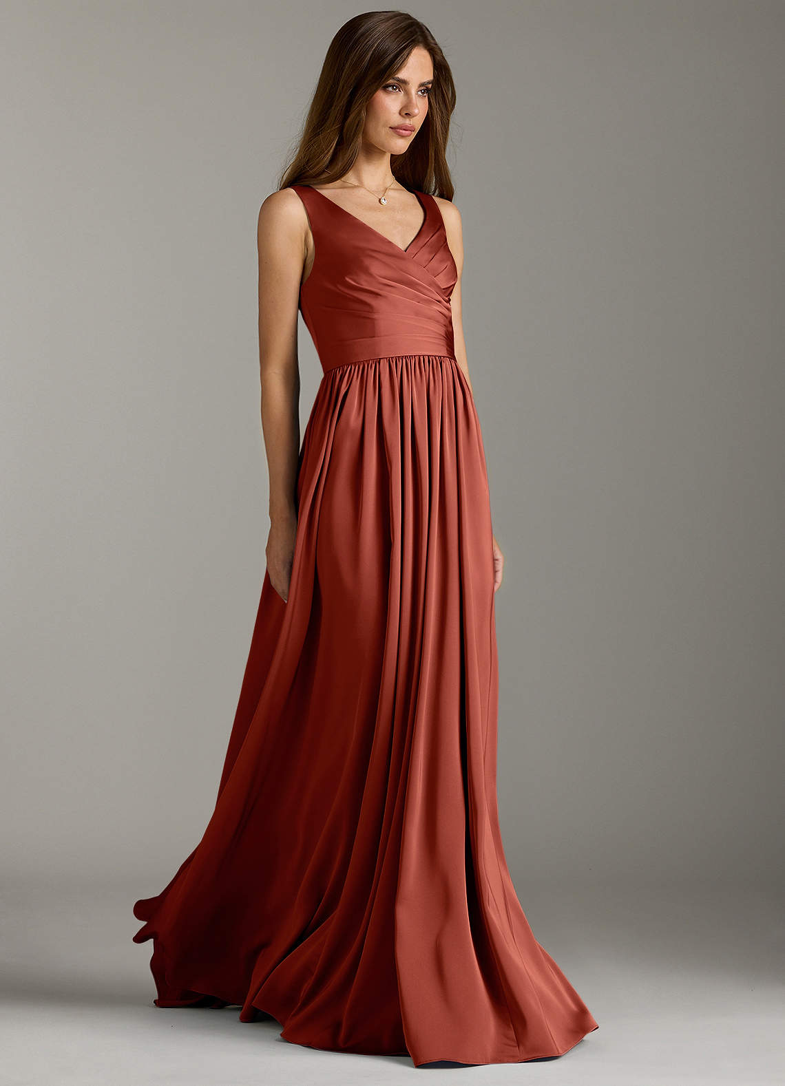 Azazie Keyla Robes de demoiselle d'honneur Robe Trapèze en Satin extensible Plissée Terracotta image1