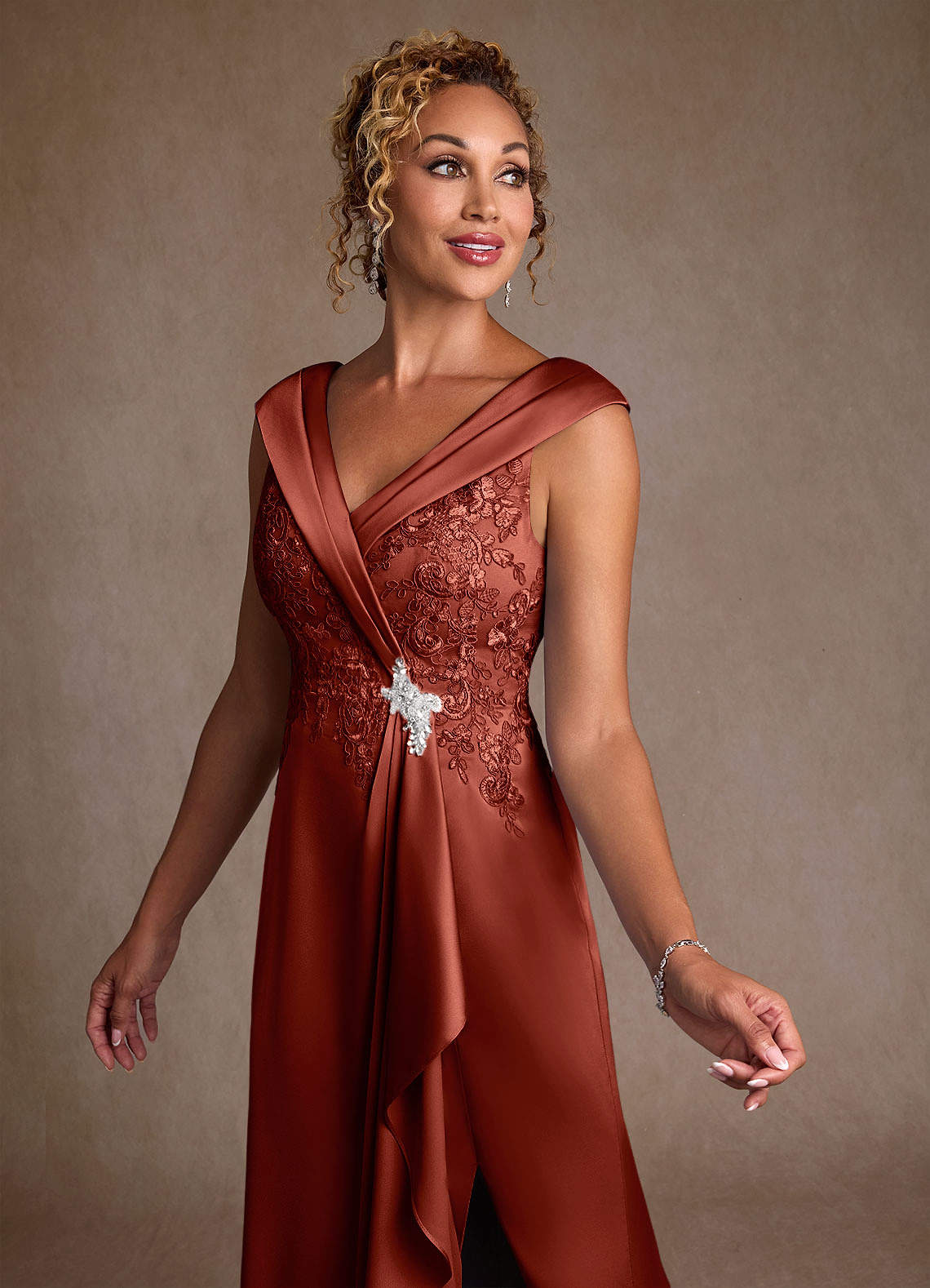 Azazie Santa Monica Mère de la mariée Robes Robe Trapèze en Dentelle Terracotta image4