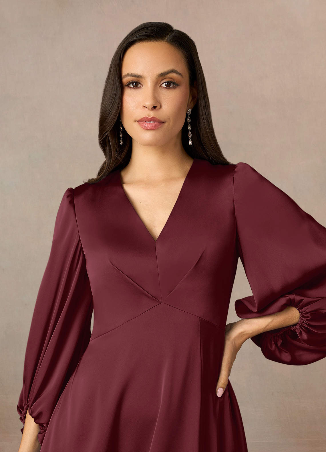 Azazie Luna Abiti per la Madre della Sposa Abito A-Line in Raso Elasticizzato Plissettato Cabernet image8
