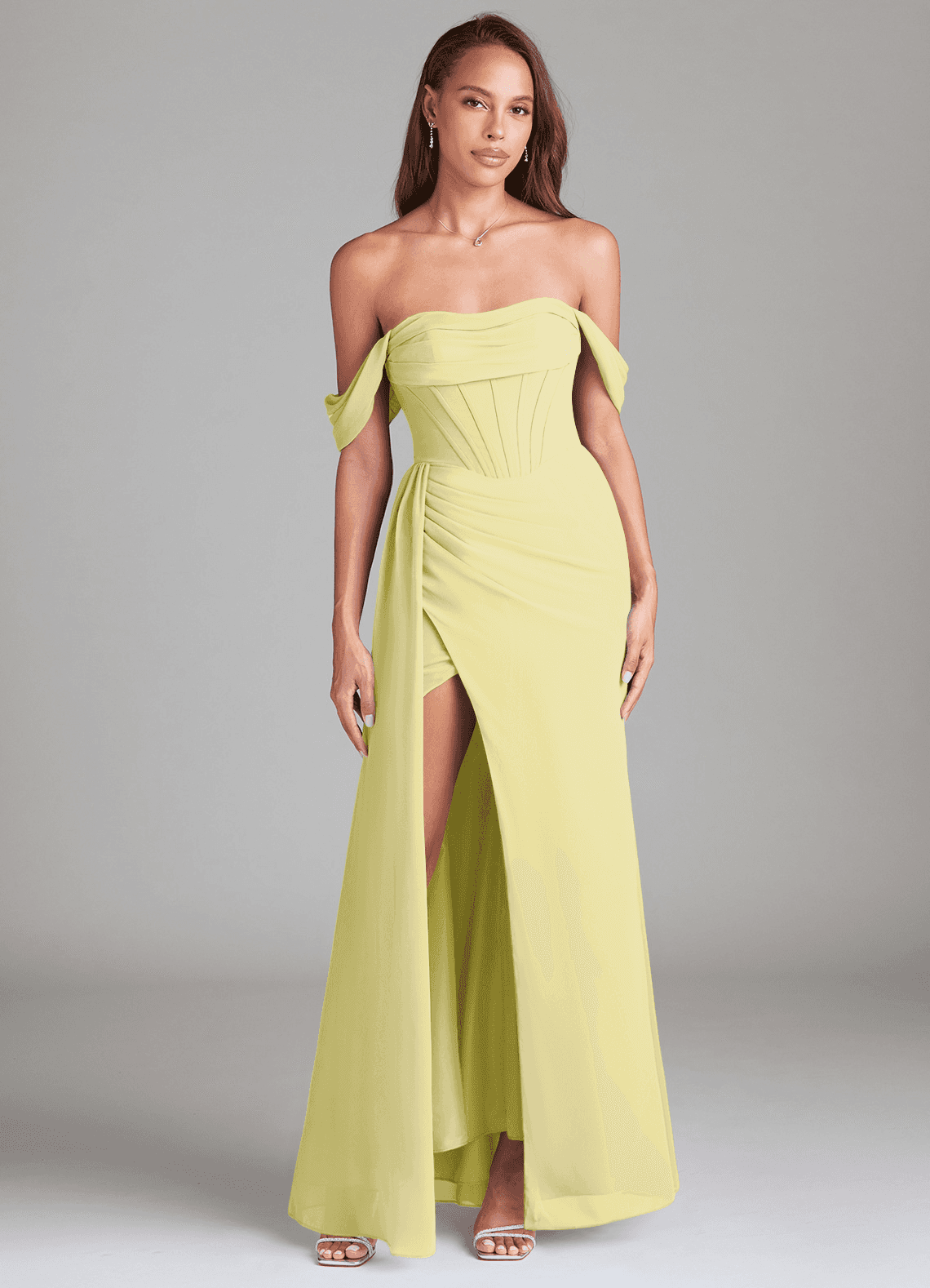 Azazie Amyra Jurken voor bruidsmeisjes Converteerbaar Jurk van Chiffon met Kolom Off the Shoulder Citroensorbet image1