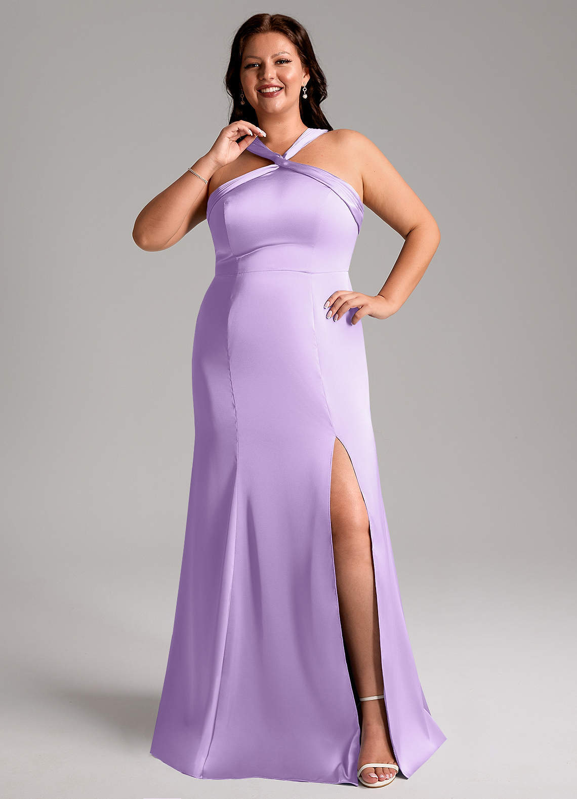 Azazie Rue Robes de demoiselle d'honneur Robe Trapèze en Satin extensible Plissée Lilas image1