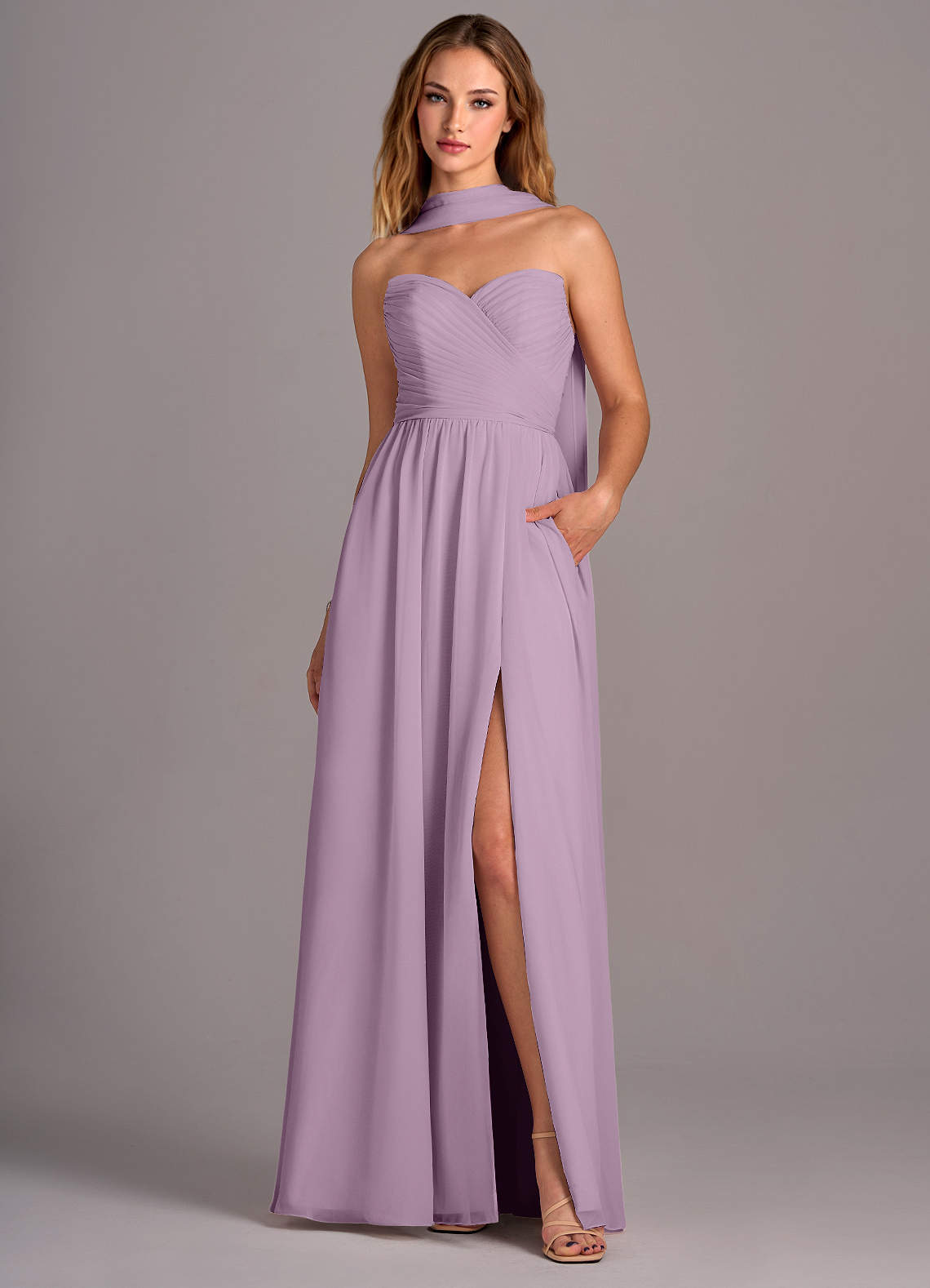 Azazie Joni Robes de demoiselle d'honneur Robe Trapèze Convertible en Mousseline de soie Sans bretelle Glycine image1