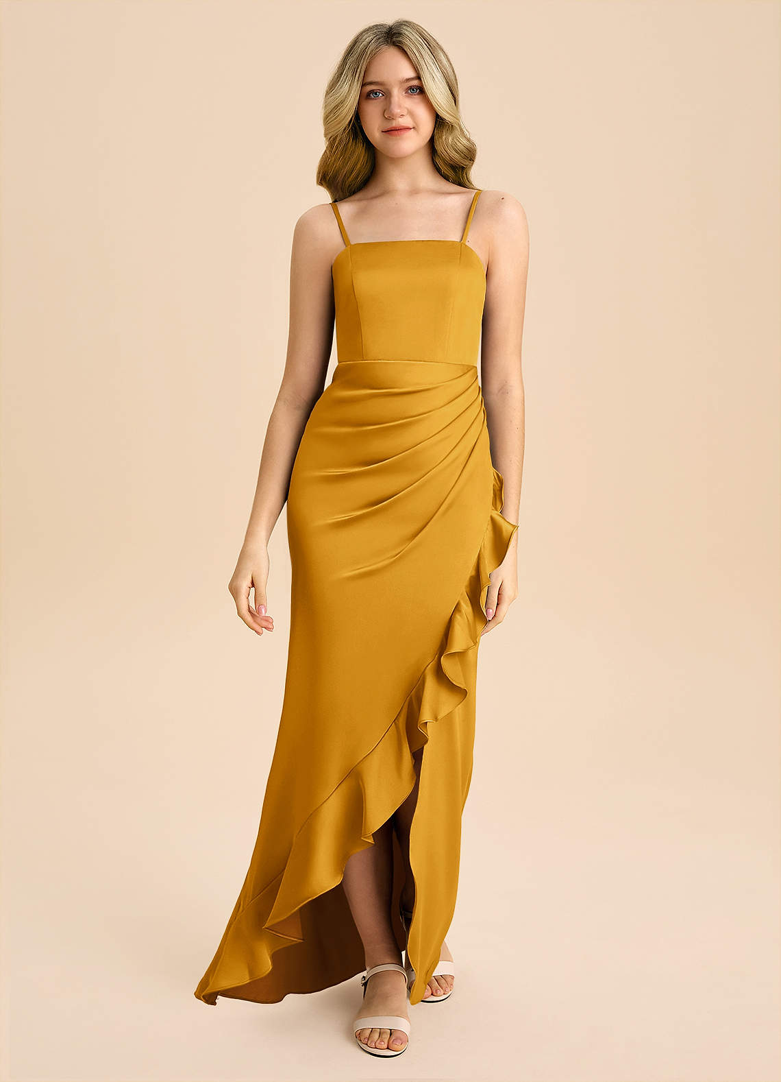 Azazie Buzzy Junior Robe Fourreau en Satin extensible Plissée Caramel écossais image3