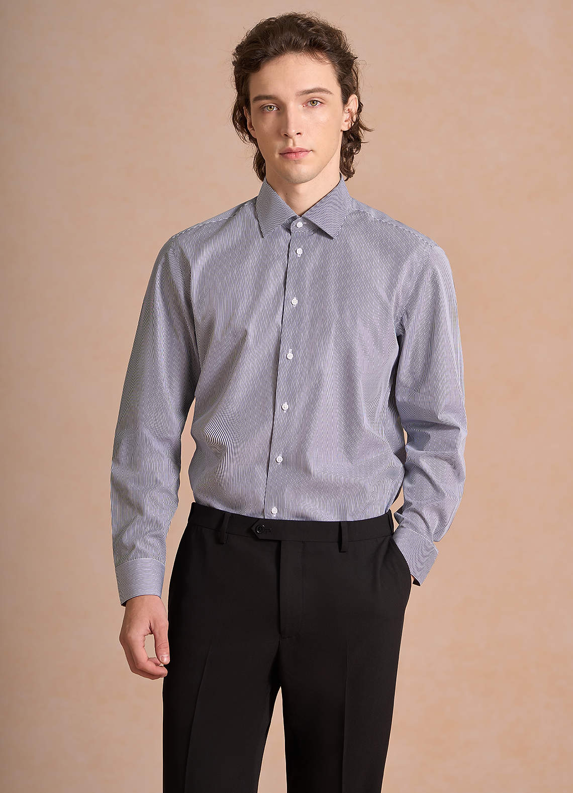 front Aiden Weiß Klassisch Blau Gestreiftes Hemd aus 100 % Baumwolle, bügelfrei