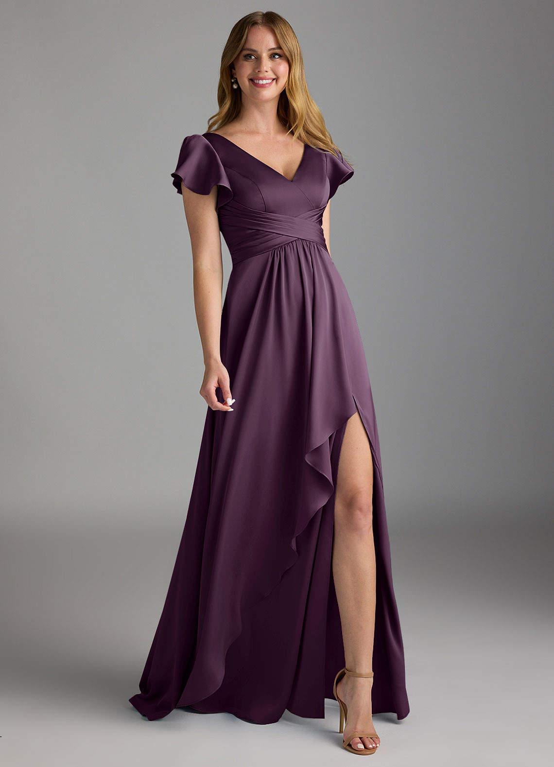 Azazie Omari Robes de demoiselle d'honneur Robe Trapèze en Satin extensible Prune image1