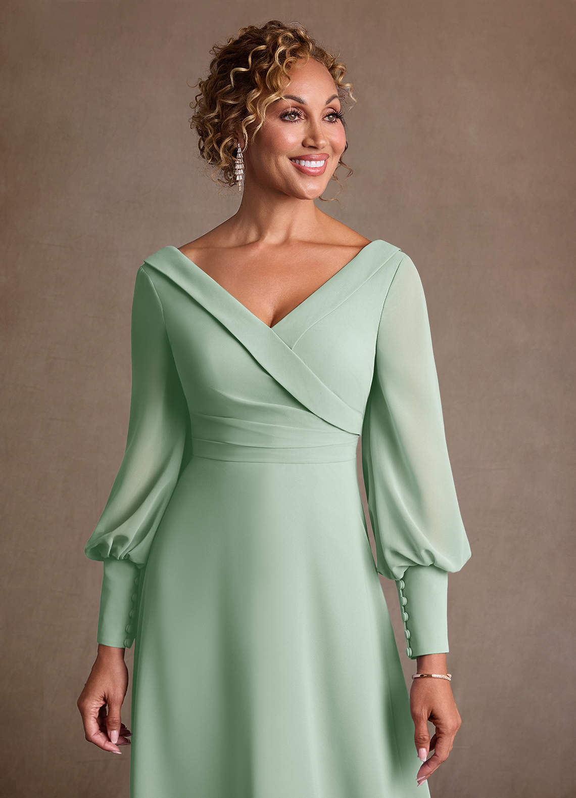Azazie Paterson Mère de la mariée Robes Robe Trapèze en Mousseline de soie Plissée Agave image5
