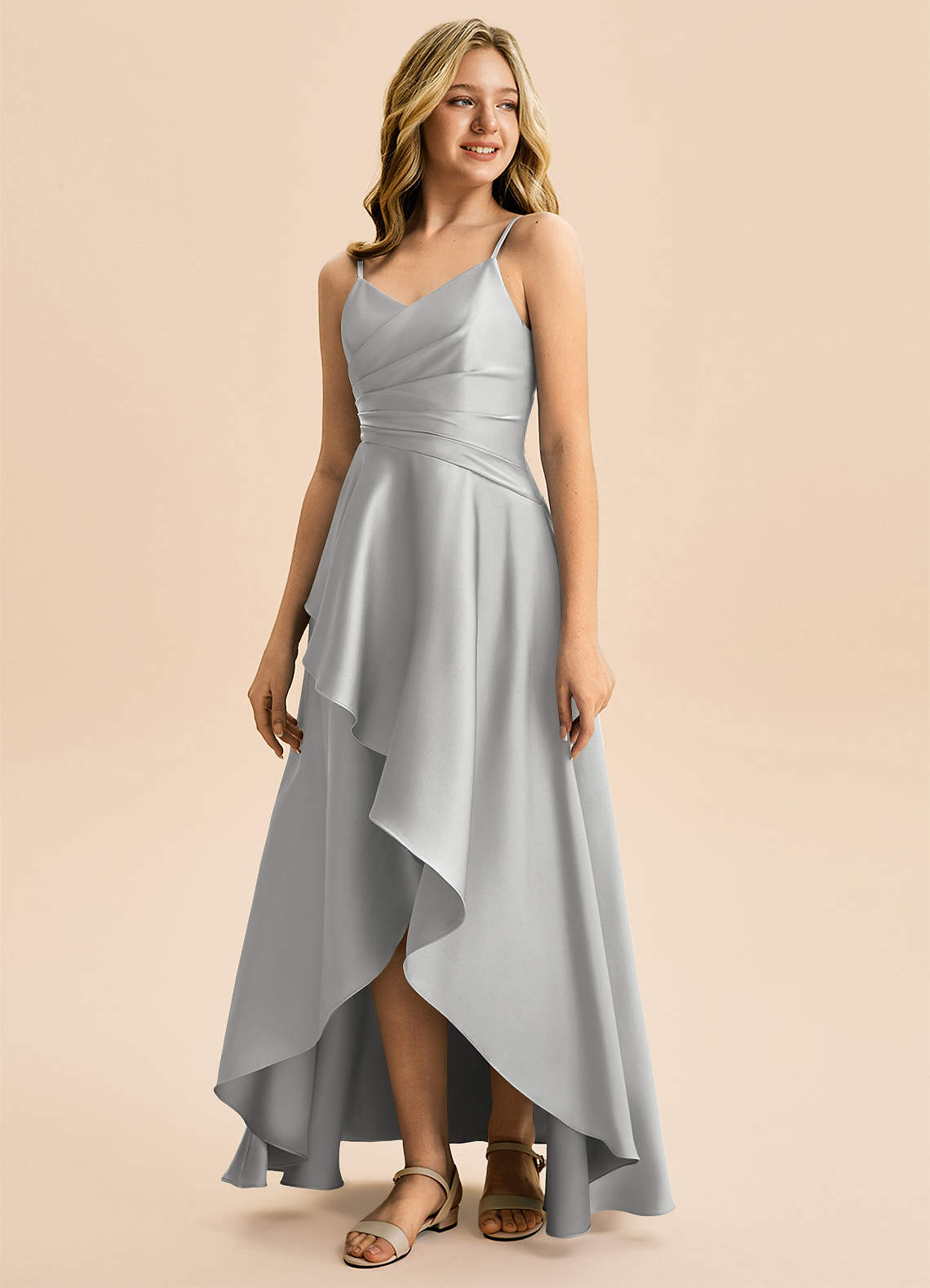 Azazie Eirlys Junior Vestido Prata de Cetim elástico de Linha A com Plissado image4