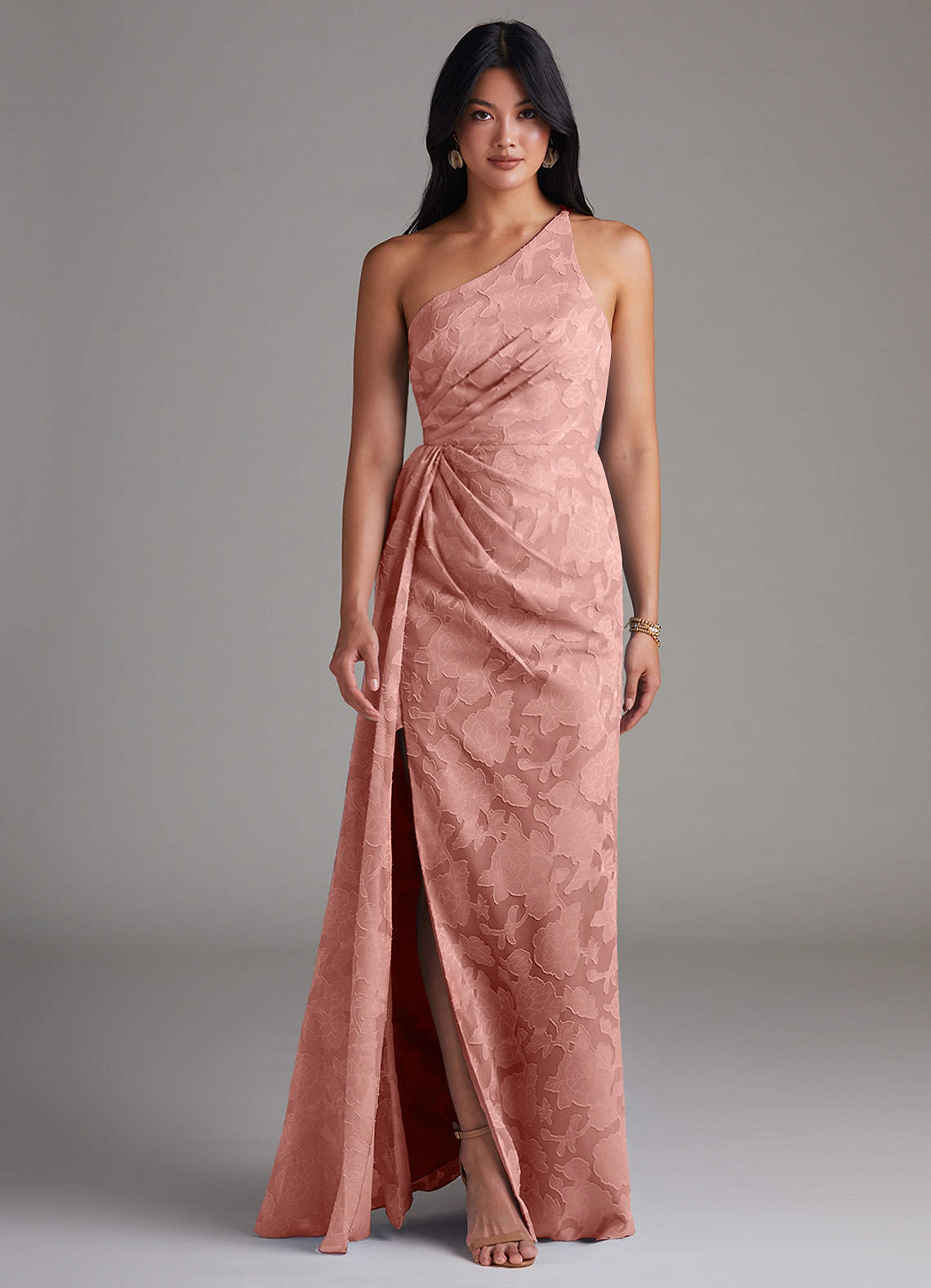 Azazie Mika Brautjungfernkleider Etui One-Shoulder Blumen-Burnout Kleid Rosettenrosa image1