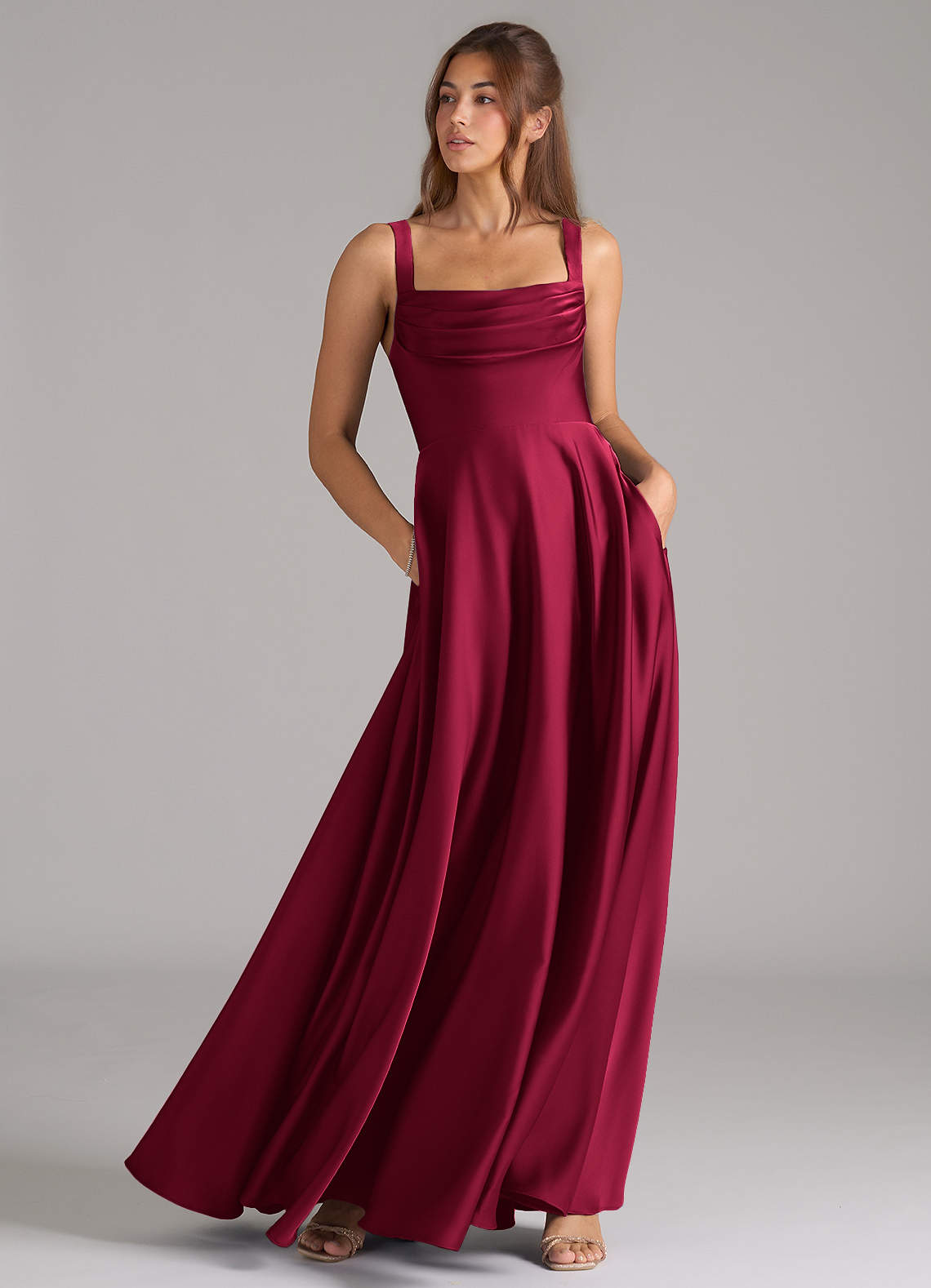 Azazie Shaude Robes de demoiselle d'honneur Robe Trapèze en Satin extensible Plissée Bourgogne image2