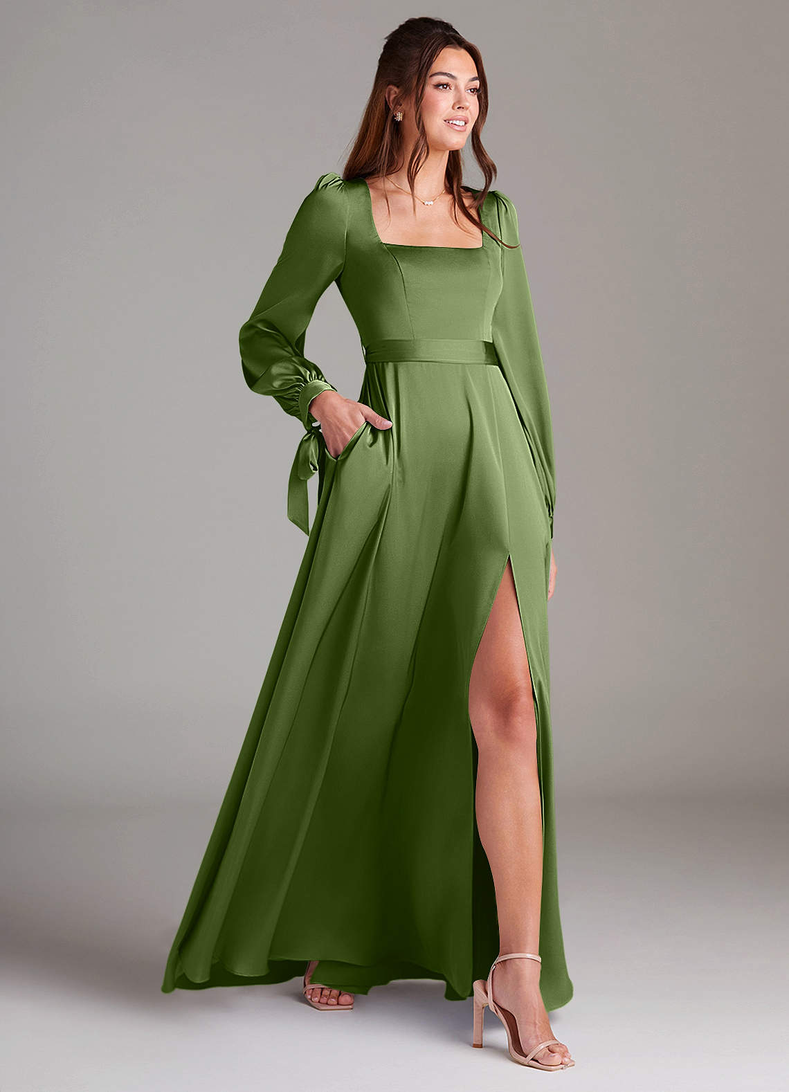 Azazie Leonia Vestidos de madrinha de casamento Vestido Zimbro de Cetim elástico de Linha A com Manga comprida image3