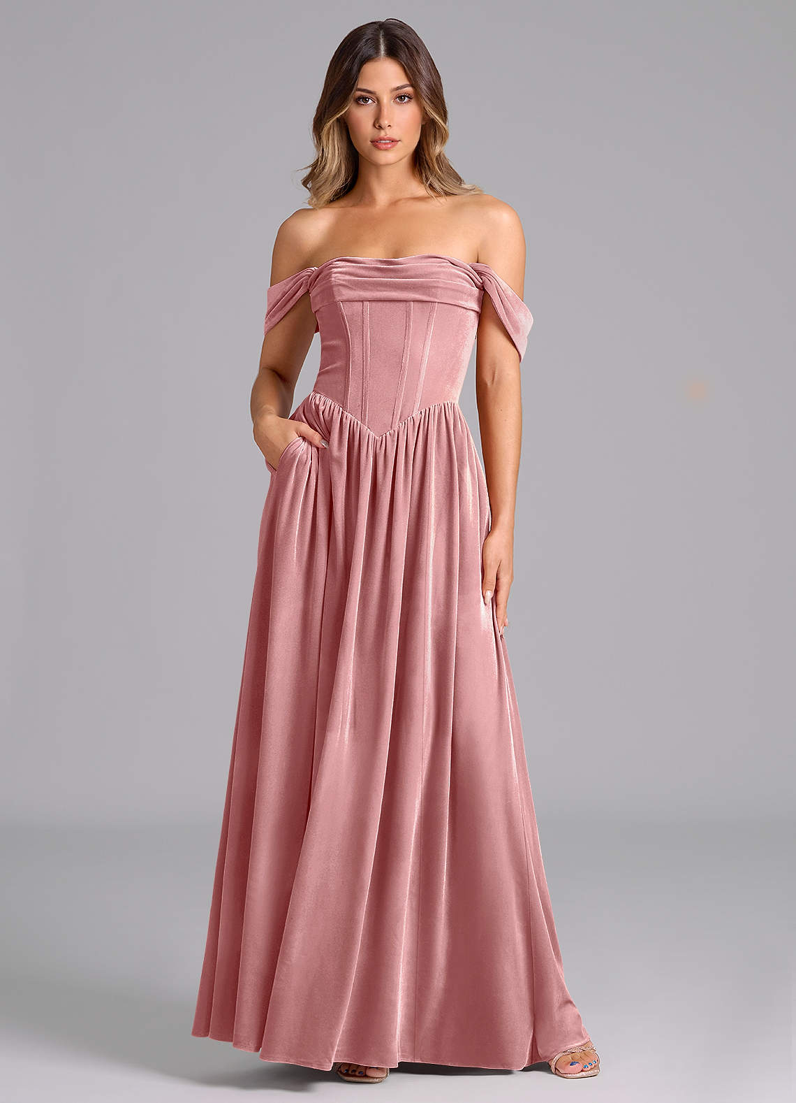 Azazie Hattie Robes de demoiselle d'honneur Robe Trapèze en velours Rayé Rose Poussiéreuse image1