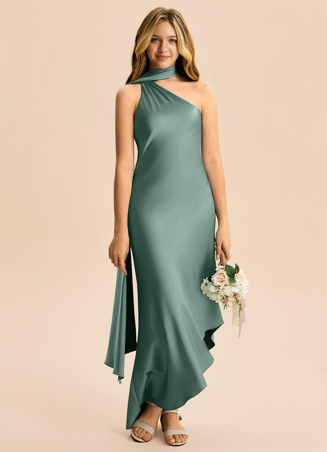 Azazie Briony Junior Vestido Eucalipto de Cetim elástico de Bainha com Plissado image4