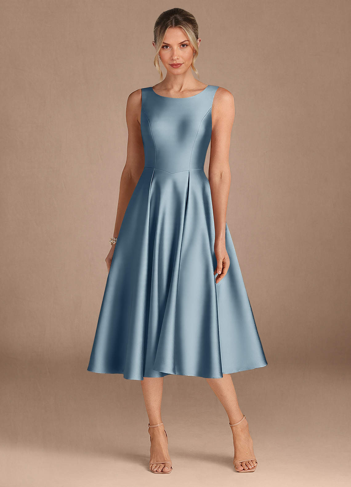 Azazie Fulton Abiti per la Madre della Sposa Abito A-Line in Raso Elasticizzato Plissettato Blu Polveroso image4