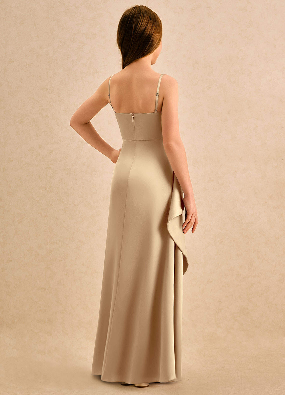 Azazie Cannoli Girls Formal Robe Demoiselle D'honneur Fillette Robe Trapèze en Satin extensible Plissée Champagne image1