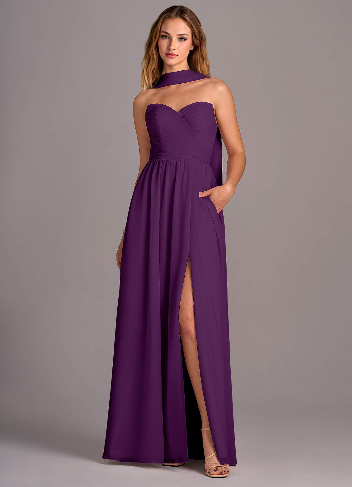 Azazie Joni Robes de demoiselle d'honneur Robe Trapèze Convertible en Mousseline de soie Sans bretelle Grain De Raisin image1