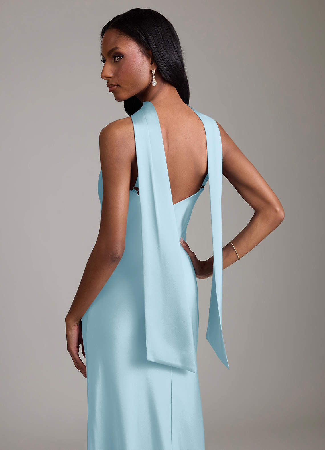 Azazie Cassiana Vestidos de damas de honor Vestido de Azul Cielo de Satén Elástico de Corte Sirena con Plisado image3