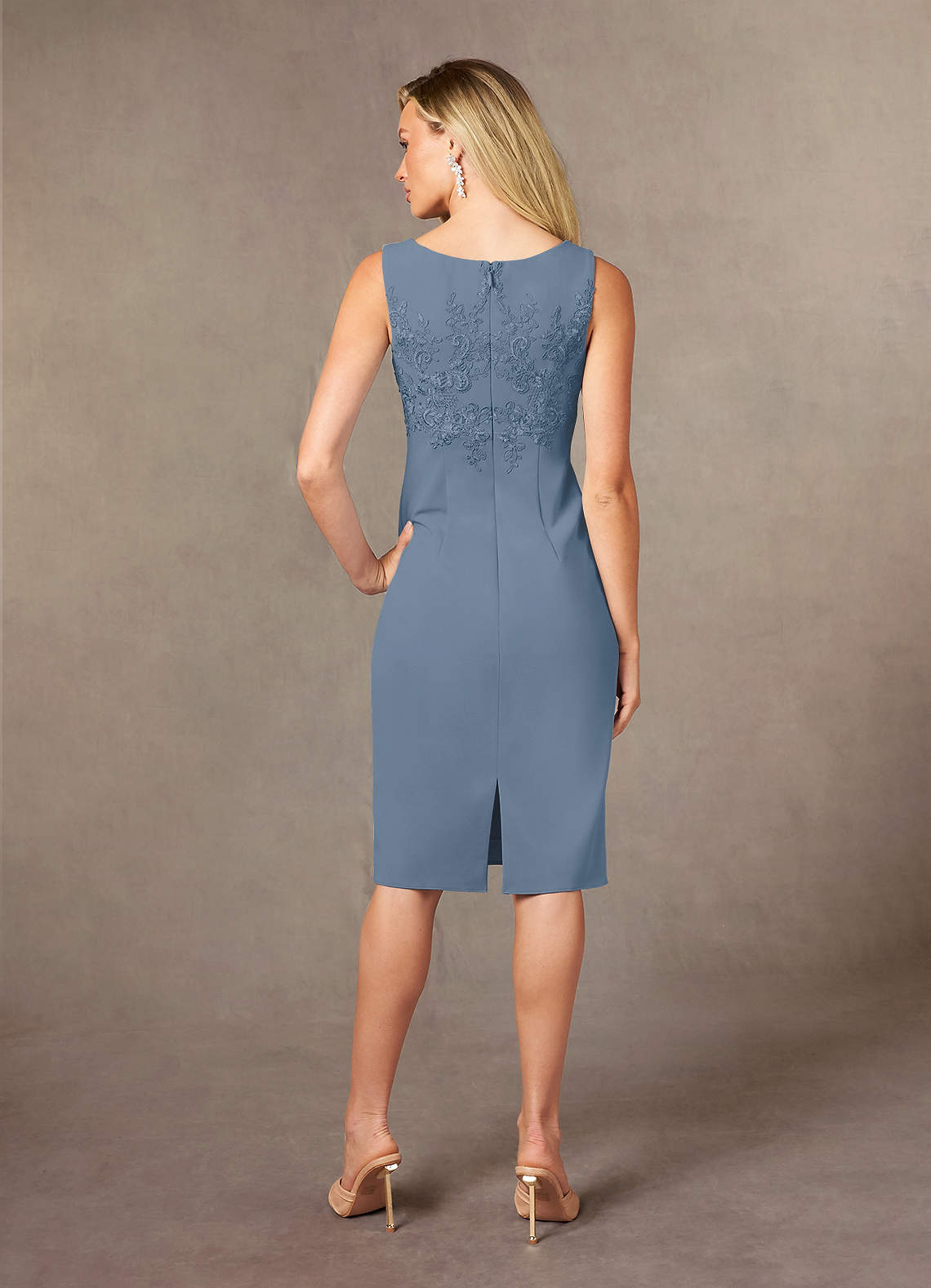 Azazie Ryne Mère de la mariée Robes Robe Fourreau en Dentelle Bleu Poussiéreux image1