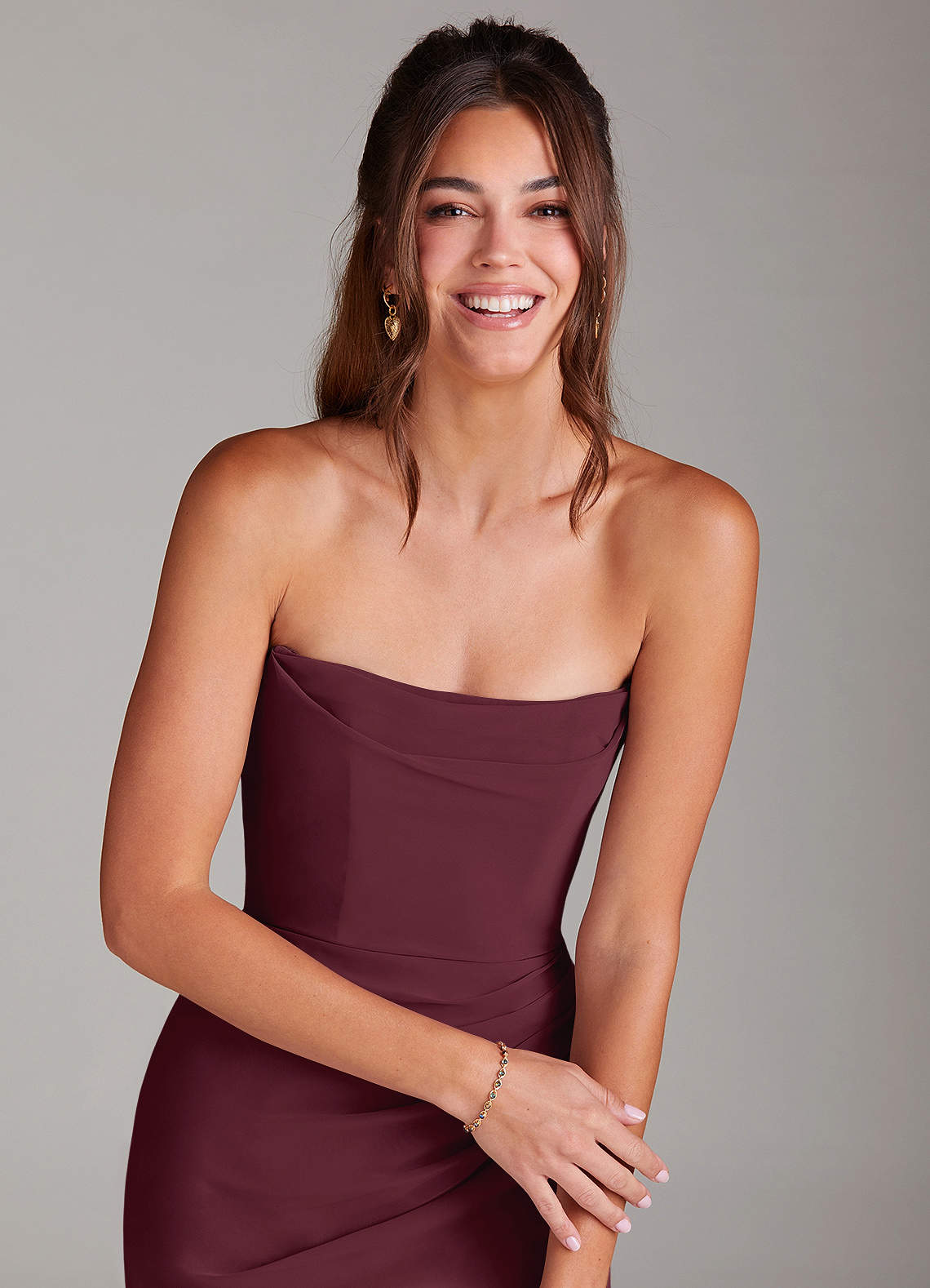 Azazie Leonis Vestidos de madrinha de casamento Vestido Cabernet de Chiffon de Bainha com Sem alças image5