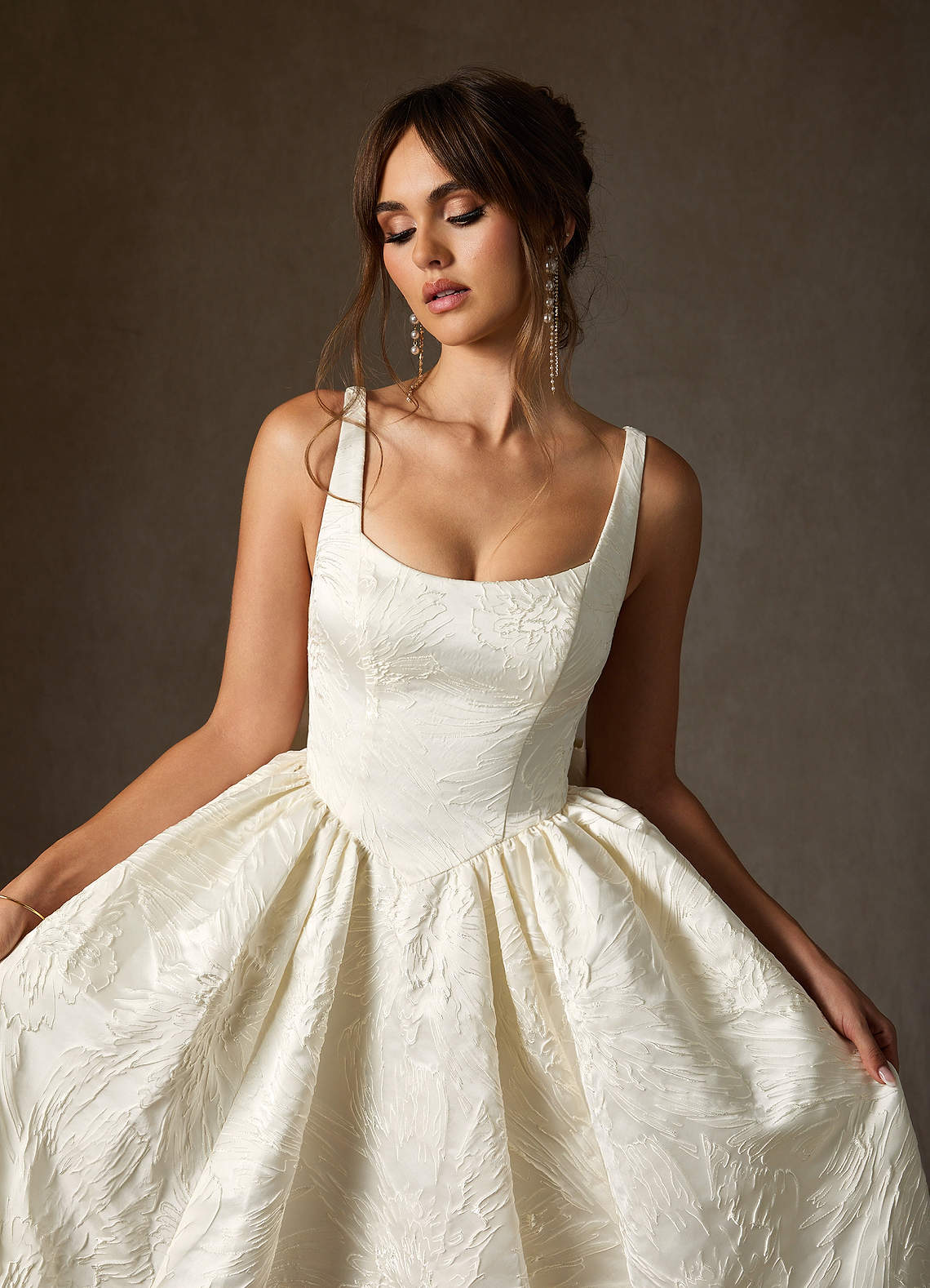 Azazie Skylin Vestidos de noiva Vestir Branco Antigo de Jacquard Floral de Vestido de baile com com bolsos image8