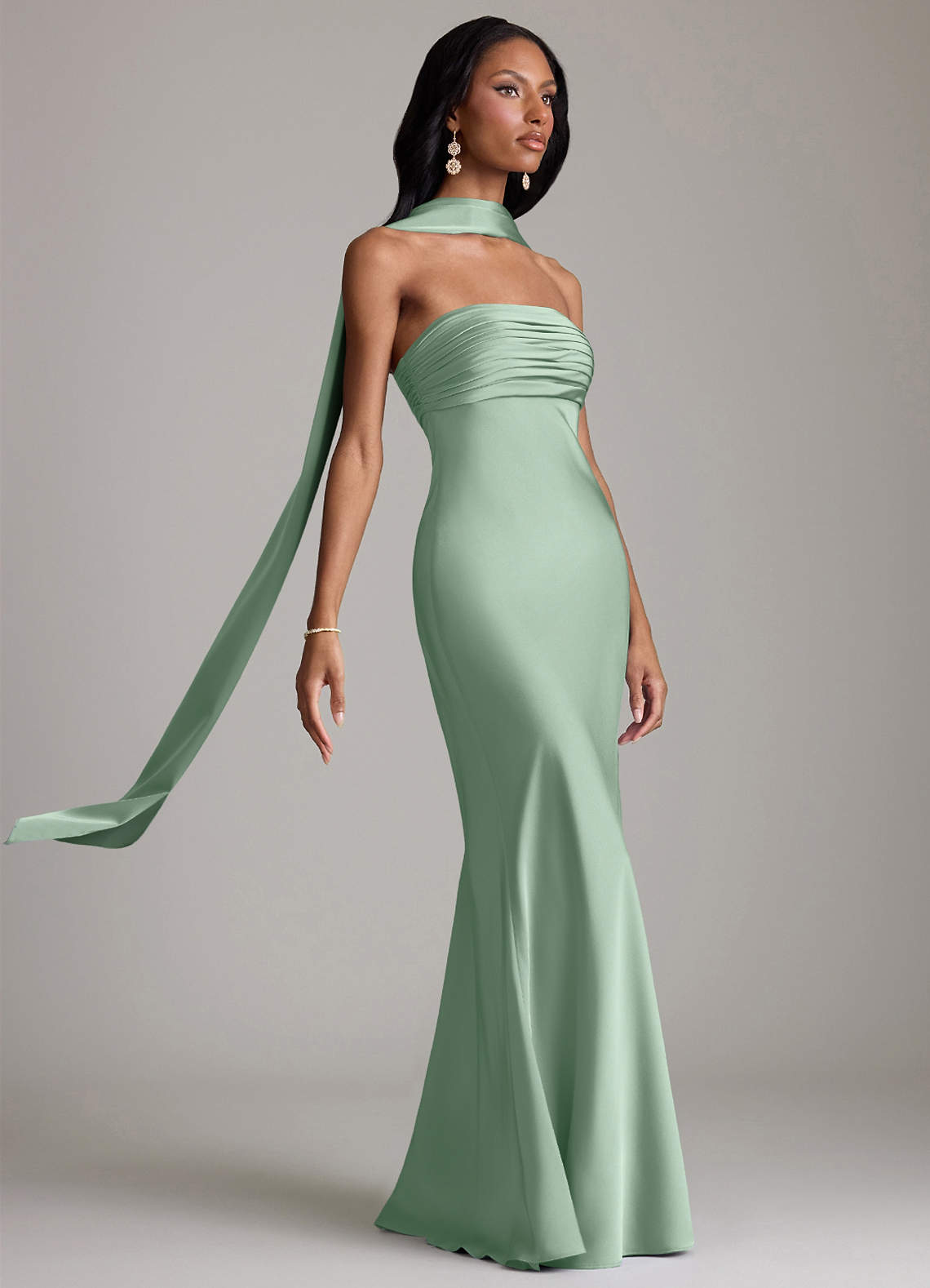 Azazie Saylor Vestidos de damas de honor Vestido de Agave de Satén Elástico de Corte Sirena con Sin tirantes image9