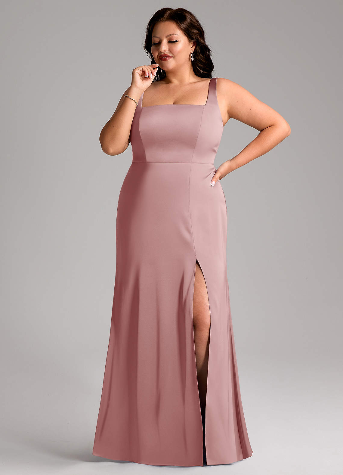 Azazie Frostine Vestidos de madrinha de casamento Vestido Rosa Empoeirada de Cetim elástico de Linha A com Arco image1