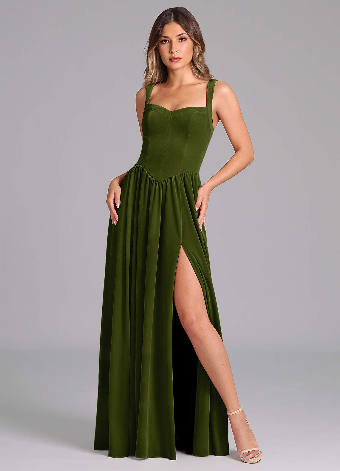Azazie Francis Robes de demoiselle d'honneur Robe Trapèze en velours Corset Olive image1