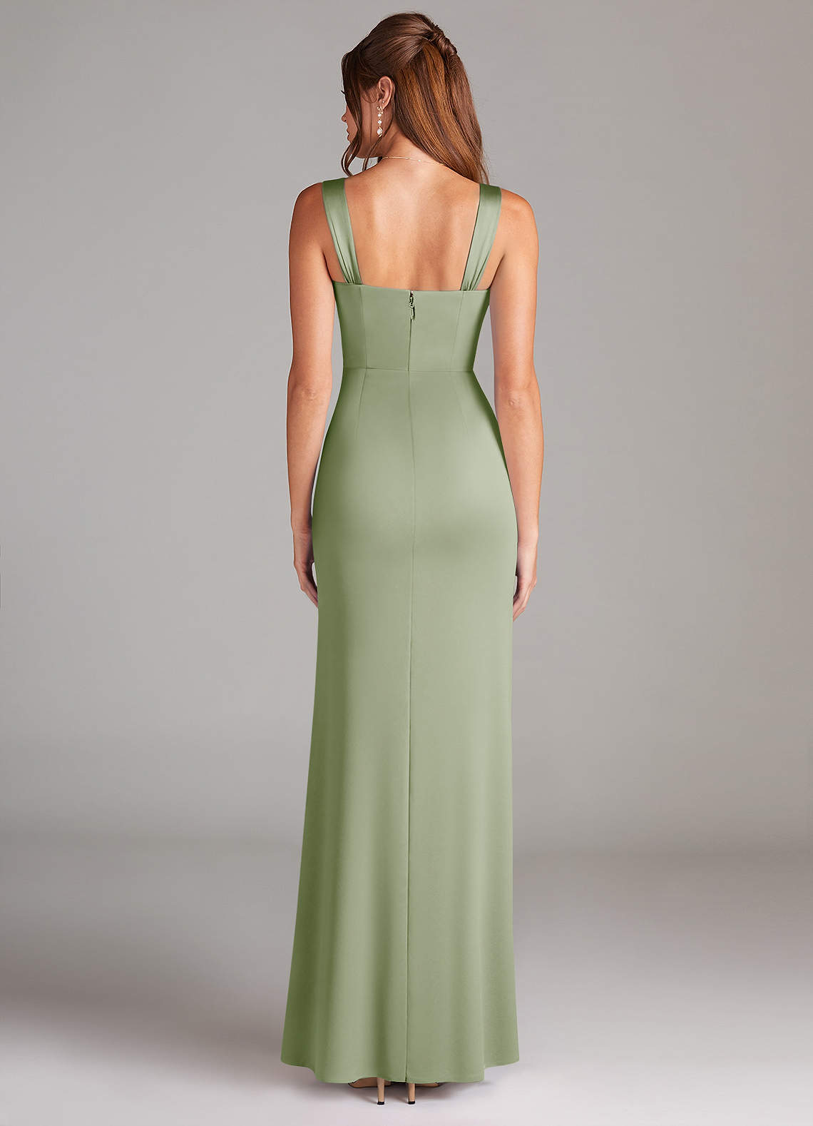 Azazie Denice Robes de demoiselle d'honneur Robe Fourreau en Satin extensible Plissée Vert Sauge image1