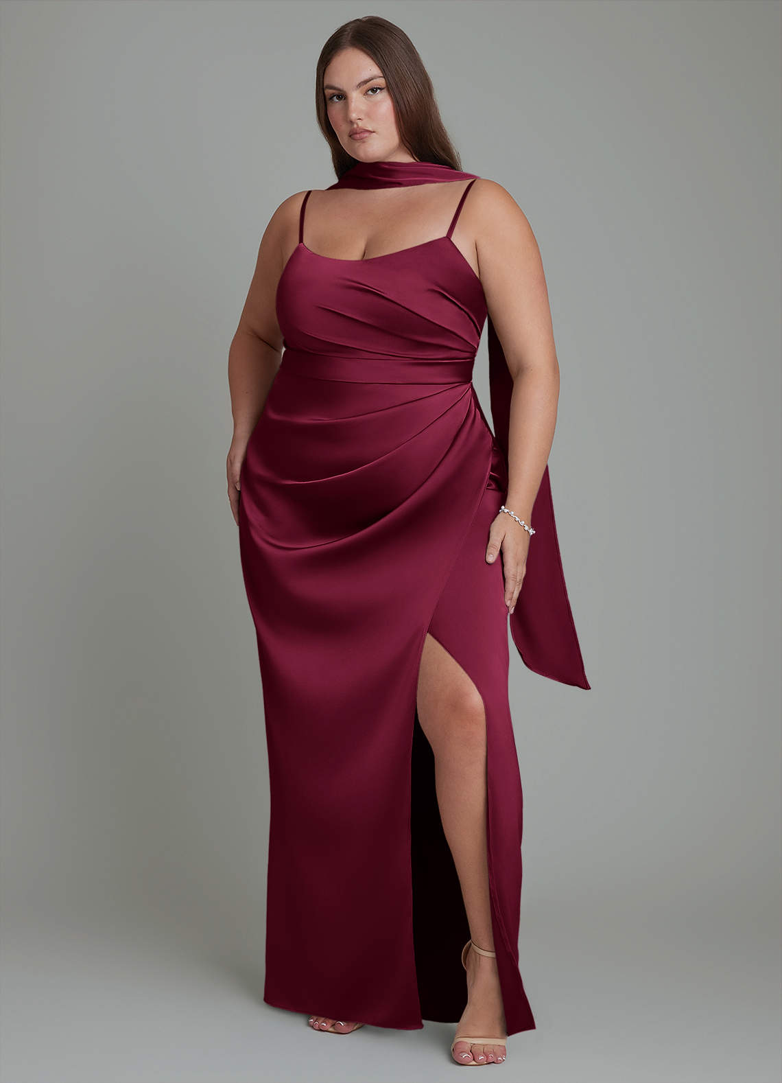 Azazie Calandra Brudtärnklänningar Klänning av Tubklänning i Stretch Satin Plisserad Bourgogne image1