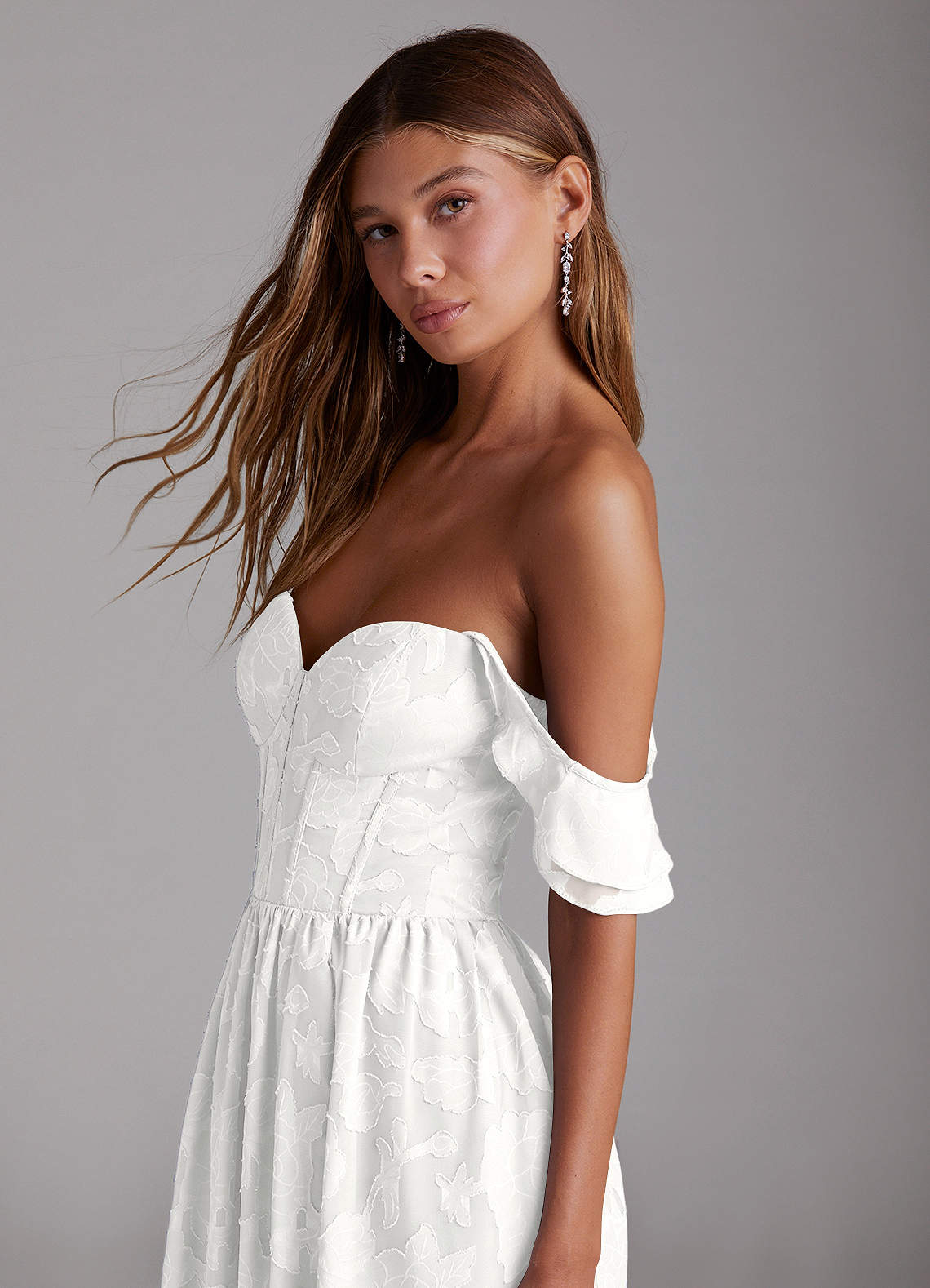 Azazie Denisse Brautjungfernkleider A-Linie Gestreift Blumen-Burnout Kleid Weiß image4