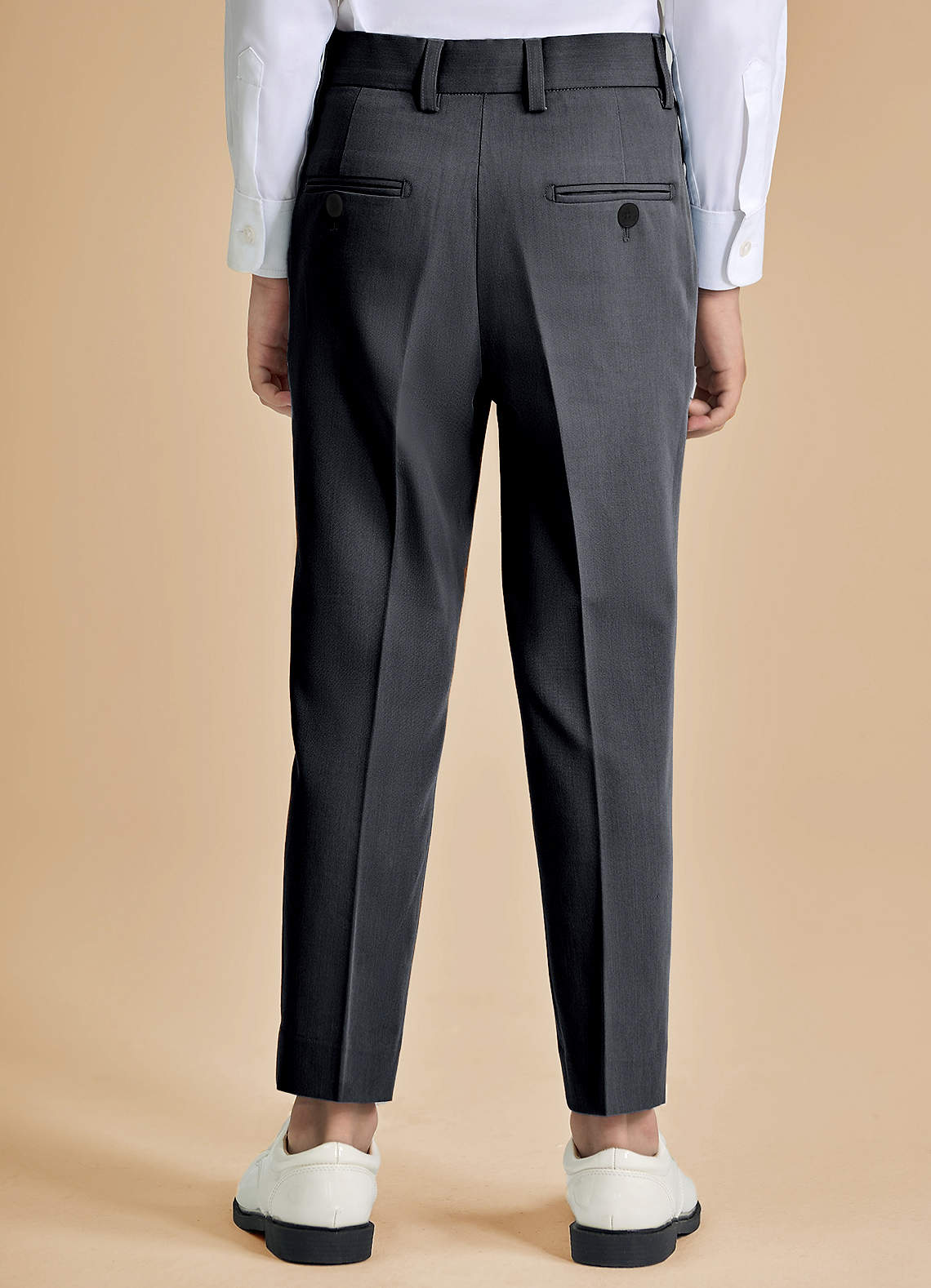 front Oliver Boys Charcoal 5-Piece Suit With Pre-tie