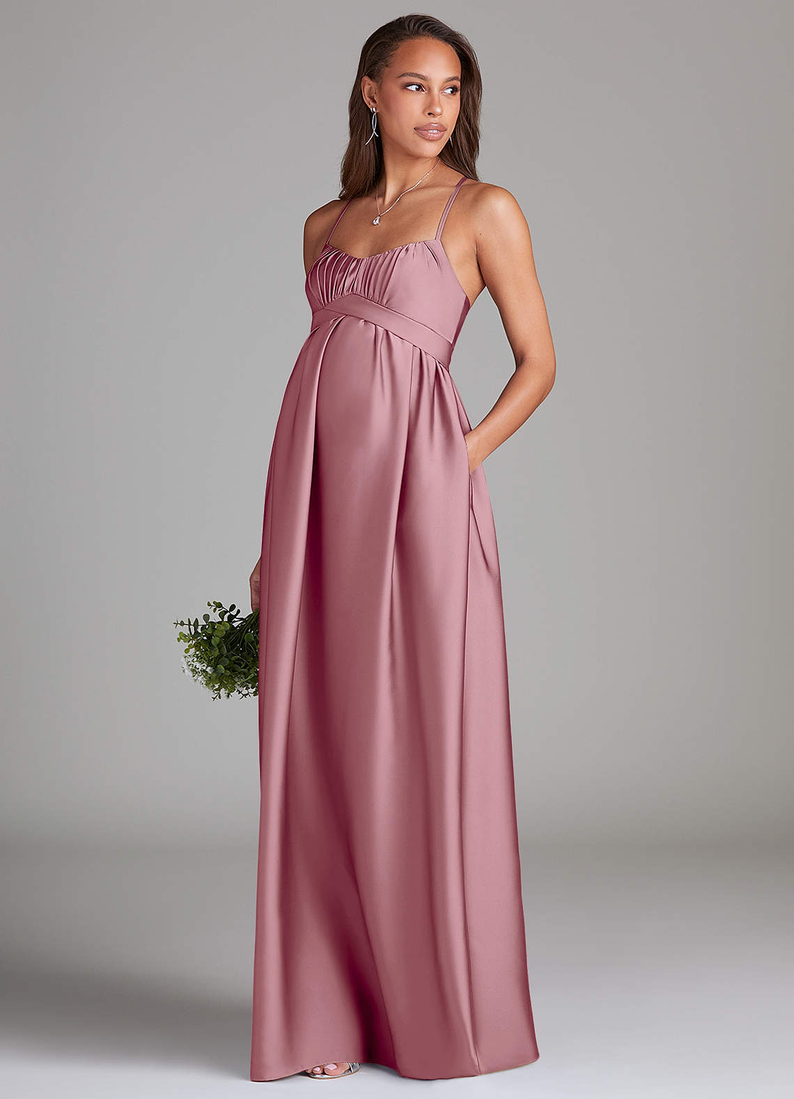 Azazie Llana Robes de demoiselle d'honneur de maternité Robe Trapèze avec poches Longueur ras du sol Satin extensible image1