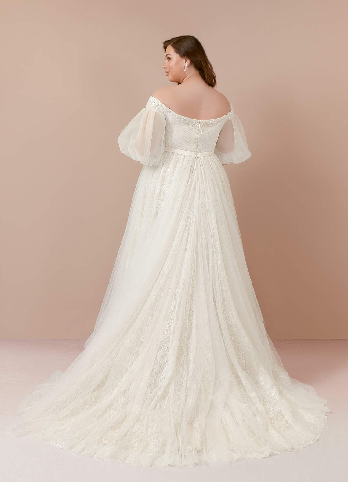 Azazie Vendela Vestidos de novia Vestido de Crema de Tul de Corte Princesa con Lentejuela image8