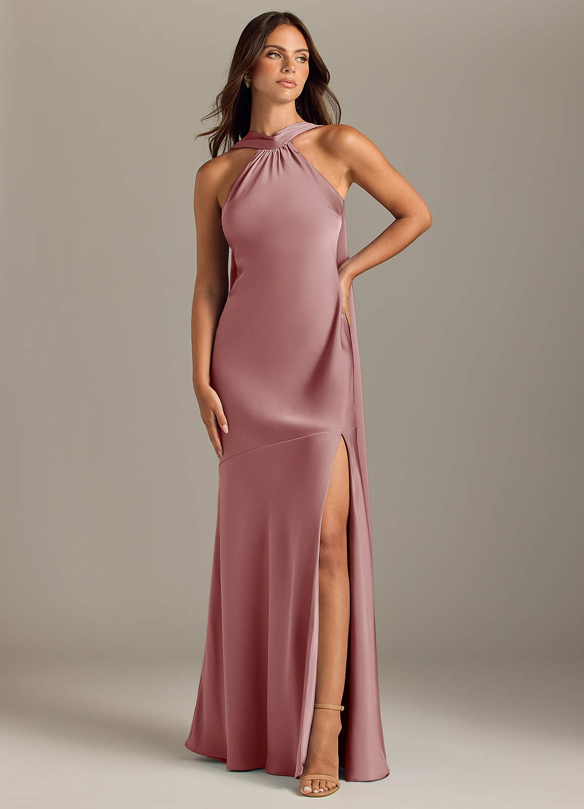 Azazie Kinsley Vestidos de damas de honor Vestido de Rosa Polvorienta de Satén Elástico de Corte Sirena con Corte Lateral image1